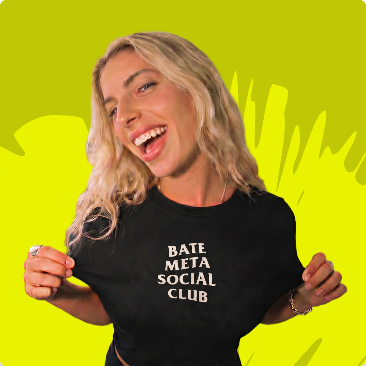 Pessoa vestindo camiseta personalizada Bate Meta Social Club